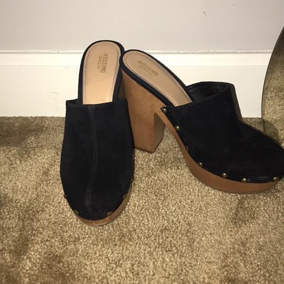 Mossimo Clogs - Picture 2 of 4